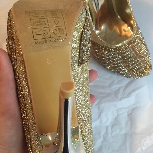 Beautiful Gold Sparkly Heels - Picture 5 of 7